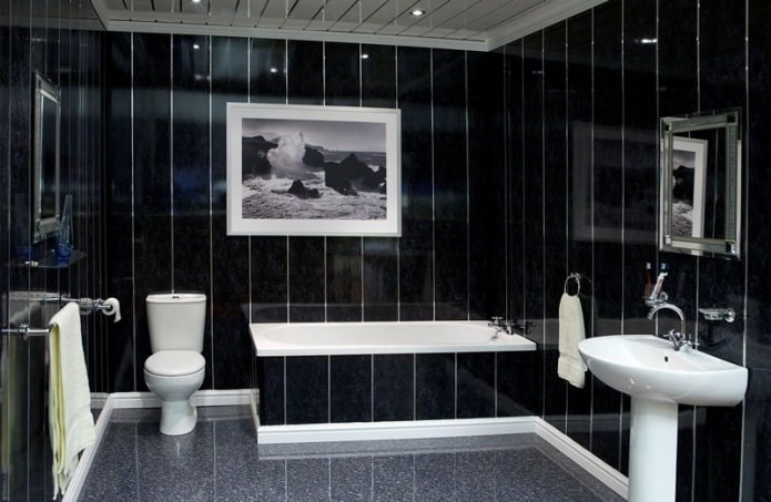 exemple de finition d'une salle de bain combinée avec des panneaux en pvc